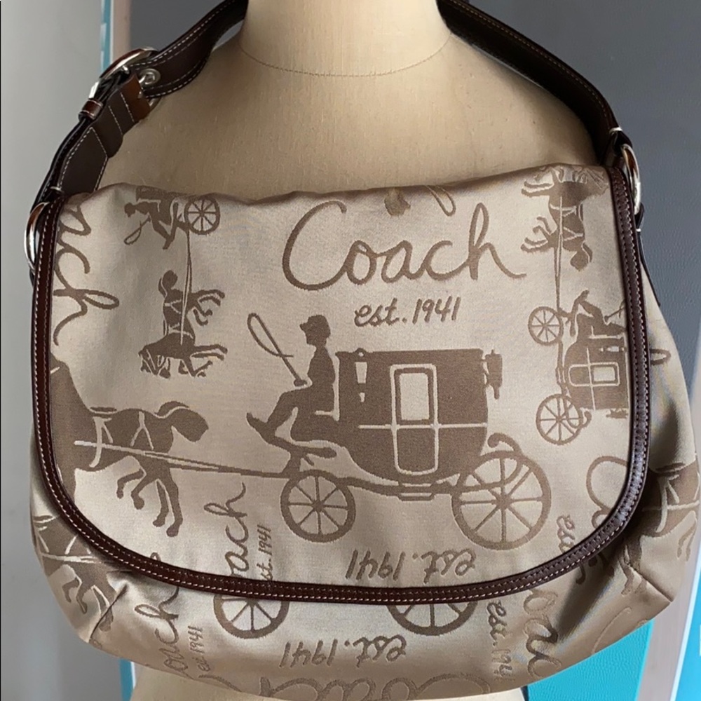 ** 3 HOURS LEFT CLOSING SALE! Coach Carriage Bag